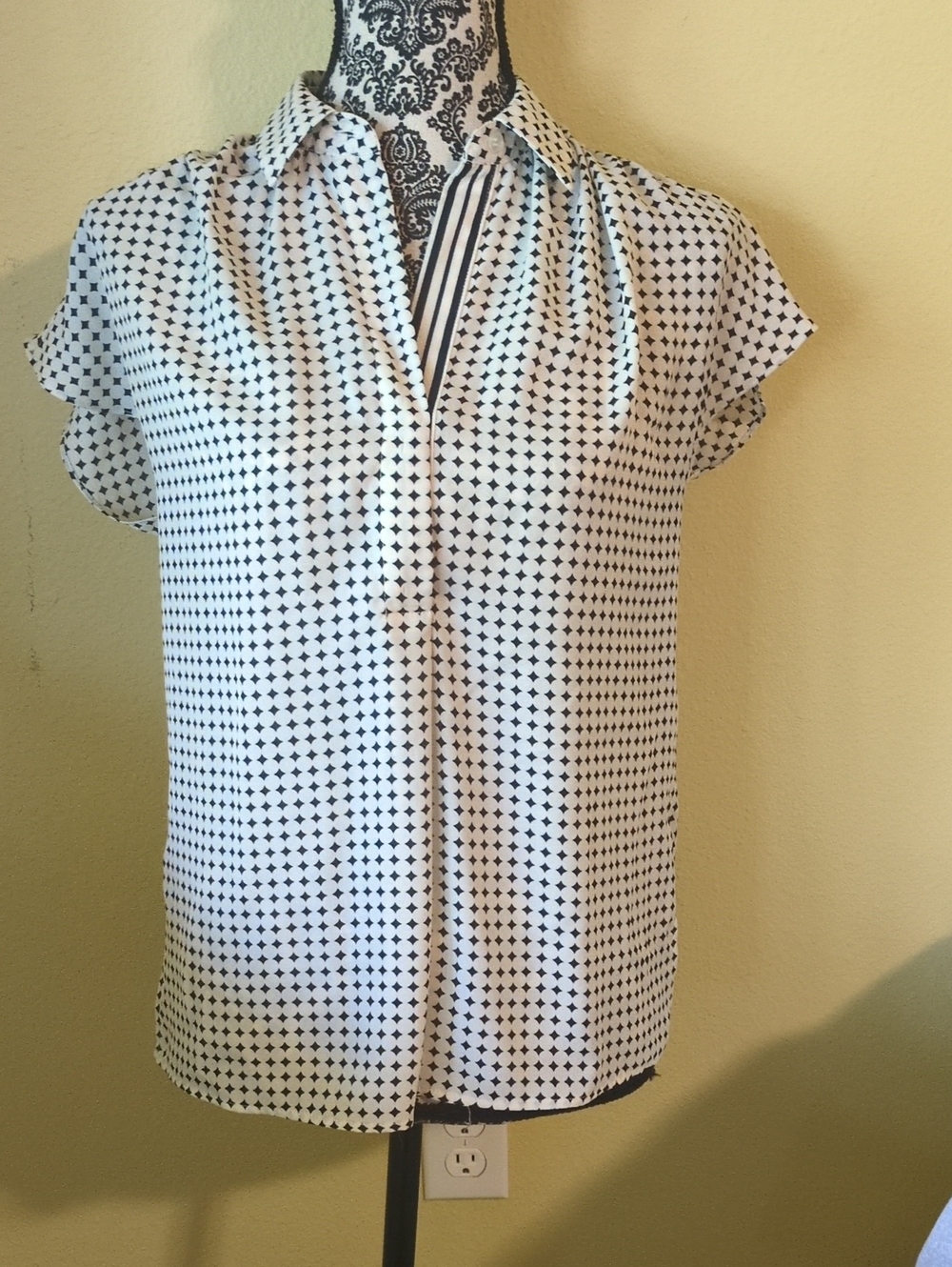 Women's White and Black Printed Cap Sleeve Blouse